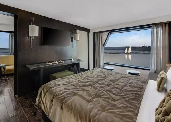 Riviera Travel, MS Movenpick Darakum, Panorama Suite 2.jpg